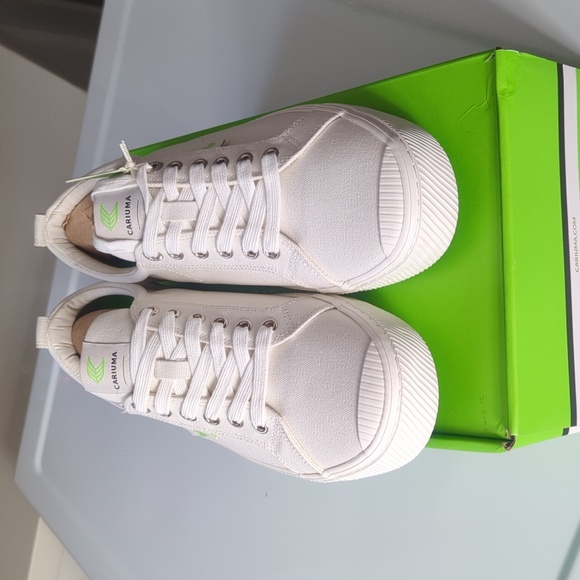 Cariuma (Off-White Canvas/White Sole) 10.5M/12W - Picture 2 of 8